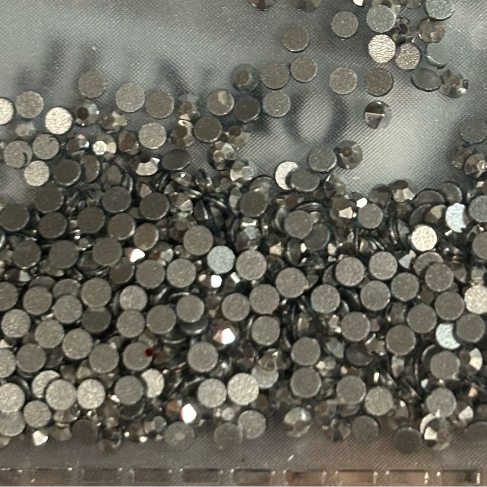 Junao Silver SS4 Flat Back Rhinestones 1440 ct-2 Packs